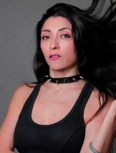 Mónica Escobedo - Comediante