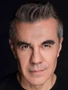 Adrián Uribe - Comediante